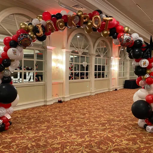 arched balloon decor